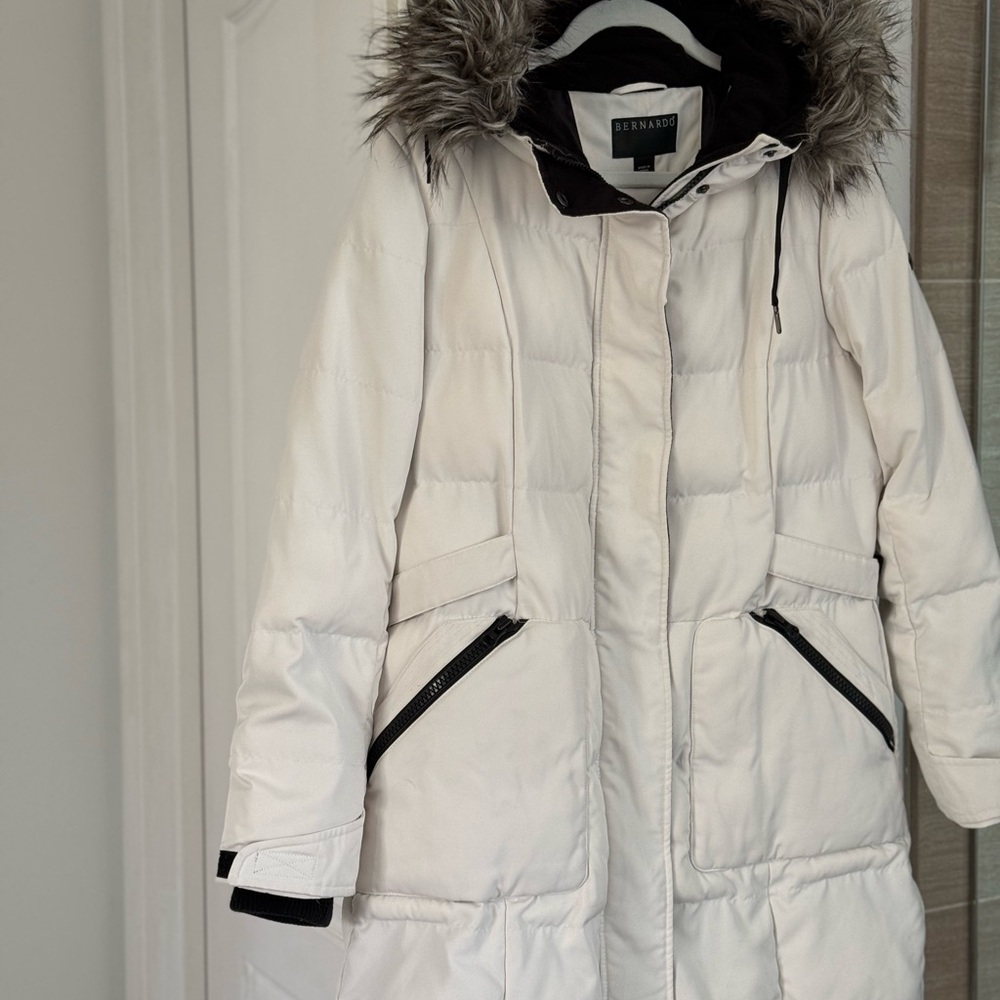 Bernardo Women's White Puffer Coat